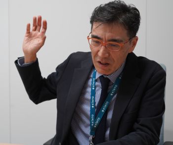Ozaki-san_mainphoto1-350.JPG